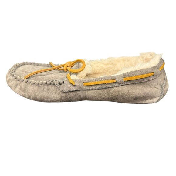 UGG Dakota Women’s 7 Shearling Fur Moccasin Slippers Pewter Suede Fully Lined - Picture 3 of 10